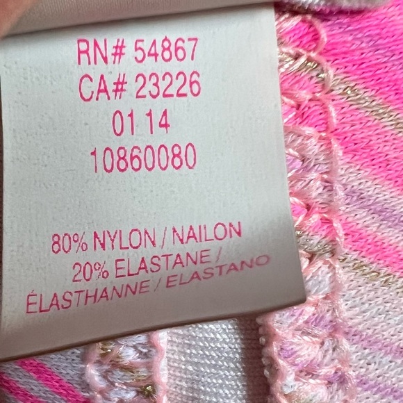 VICTORIA’S SECRET SWIM PINK AND WHITE CHEVRON PRINT STRAPLESS BANDEAU BIKINI TOP - Picture 3 of 4